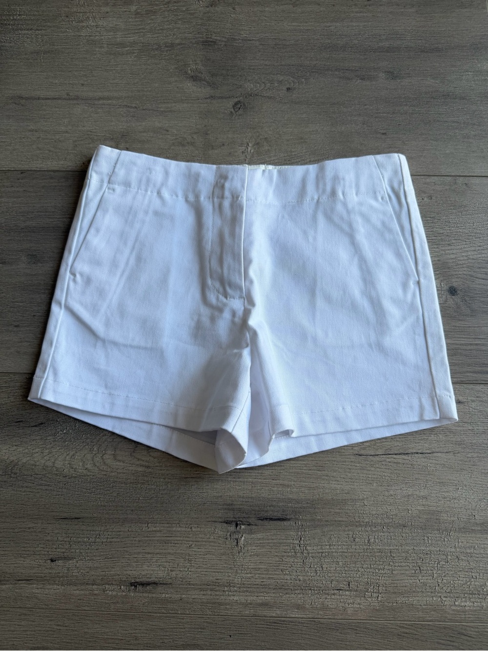 NWOT Properly Tied white dress shorts - size 8